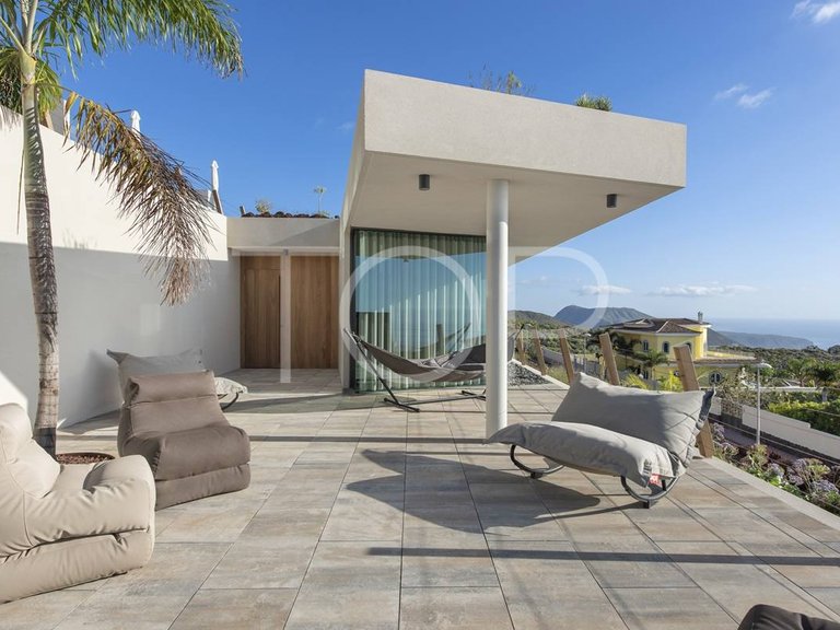 Villa for Sale in Roque Del Conde, Tenerife 28