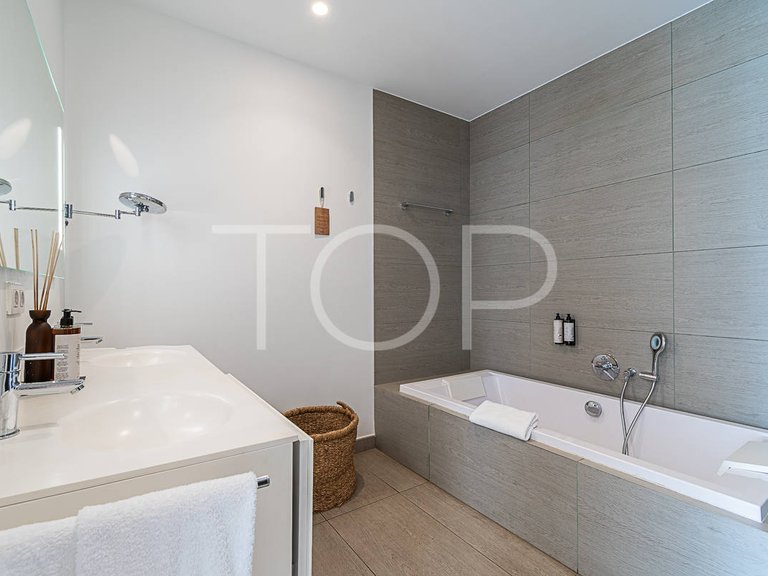 Apartment for Sale in Playa Del Duque, Tenerife 16