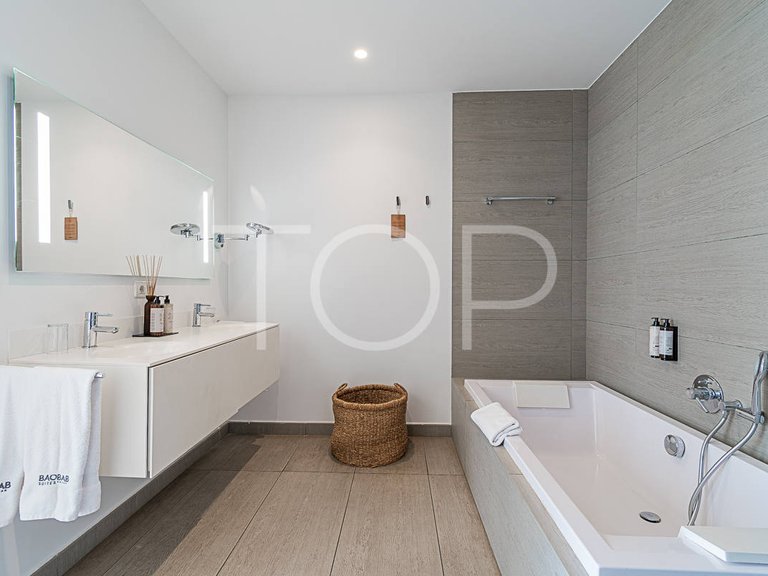 Apartment for Sale in Playa Del Duque, Tenerife 15