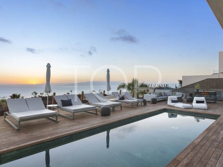 Villa for Sale in Roque Del Conde, Tenerife 28