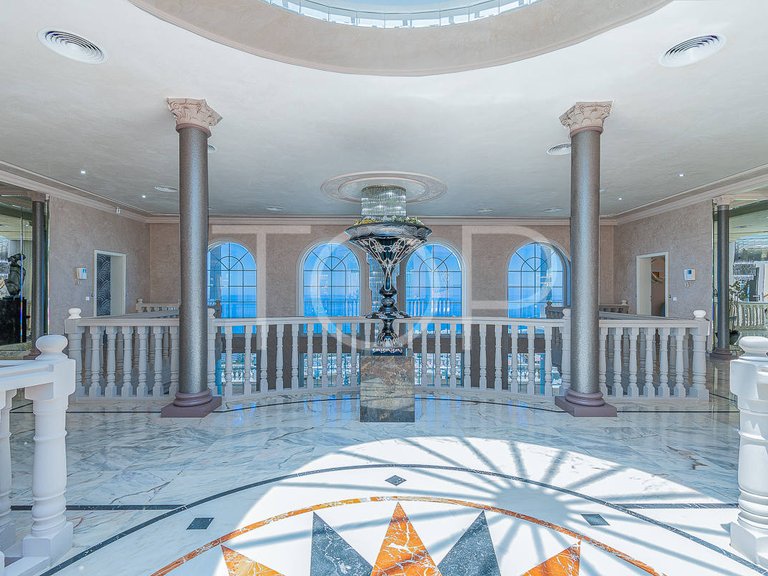 Villa for Sale in San Eugenio Alto, Tenerife 5