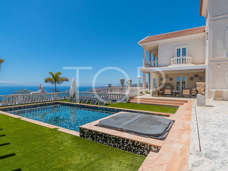 Villa for Sale in San Eugenio Alto, Tenerife 48