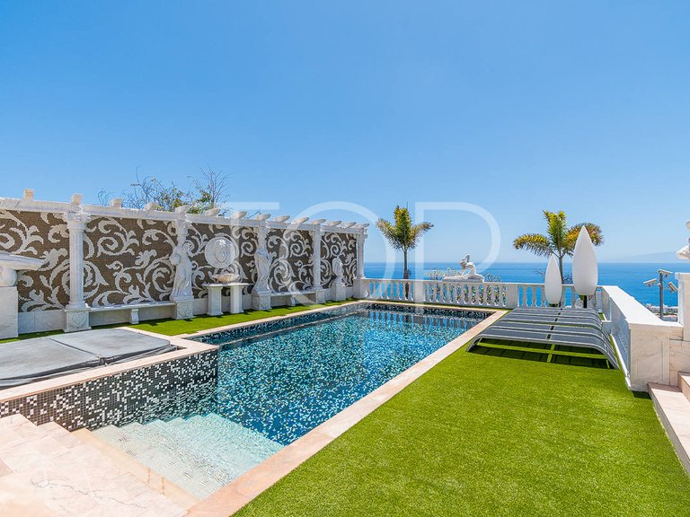 Villa for Sale in San Eugenio Alto, Tenerife 45