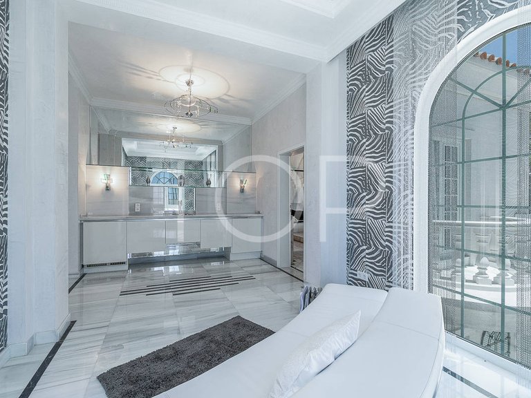 Villa for Sale in San Eugenio Alto, Tenerife 12