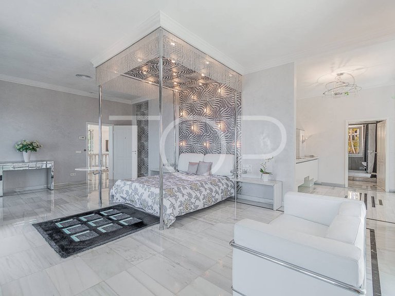 Villa for Sale in San Eugenio Alto, Tenerife 10