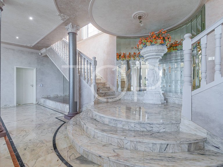 Villa for Sale in San Eugenio Alto, Tenerife 24