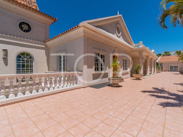 Villa for Sale in San Eugenio Alto, Tenerife 3