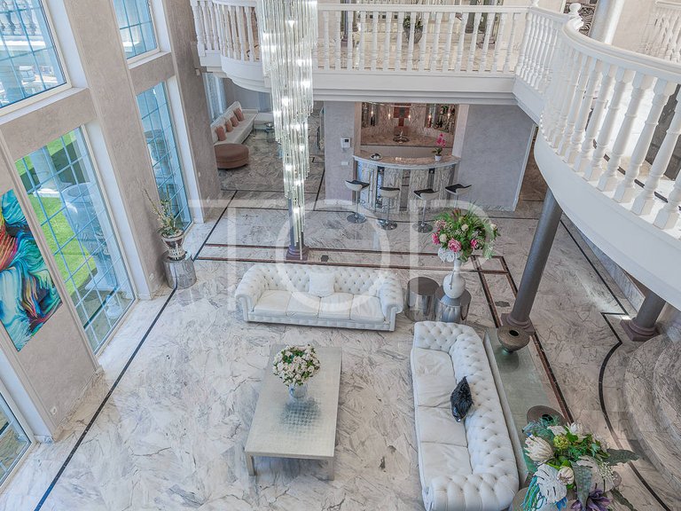 Villa for Sale in San Eugenio Alto, Tenerife 8