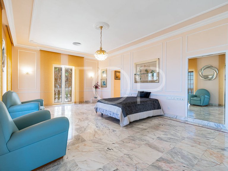 Villa for Sale in San Eugenio Alto, Tenerife 20