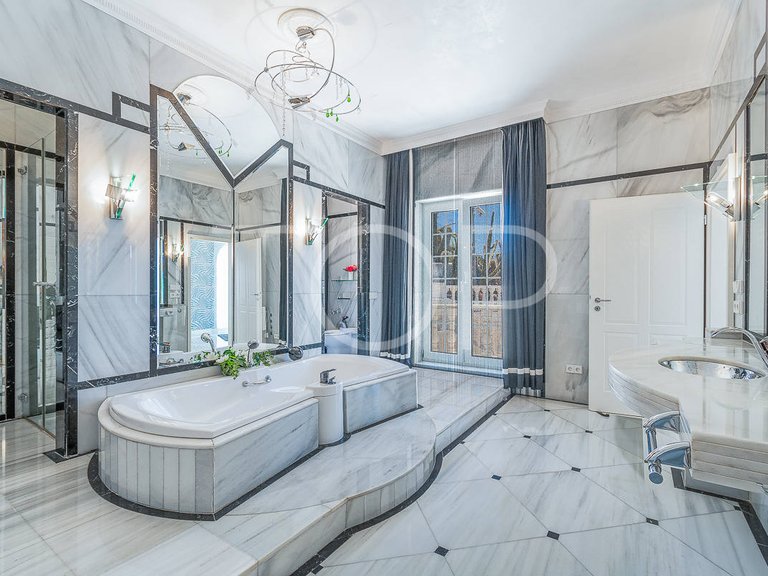 Villa for Sale in San Eugenio Alto, Tenerife 14