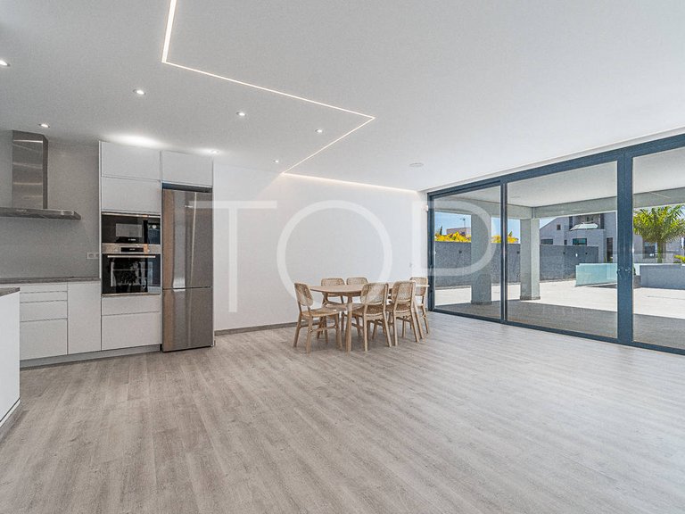 Villa for Sale in El Madroñal, Tenerife 6