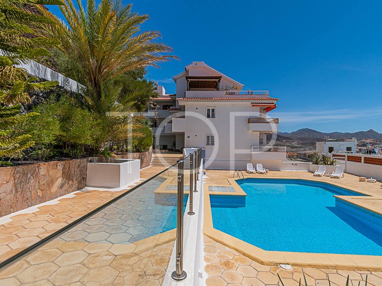 Apartment for Sale in Los Cristianos, Tenerife 28