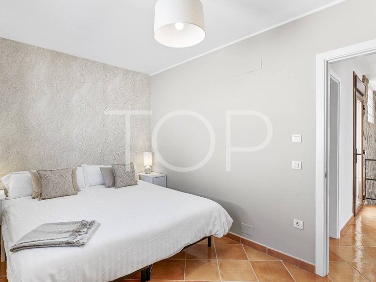 Town House for Sale in Guía De Isora, Tenerife 18