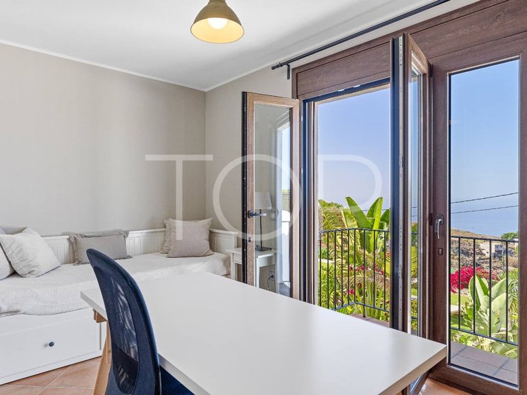 Town House for Sale in Guía De Isora, Tenerife 19