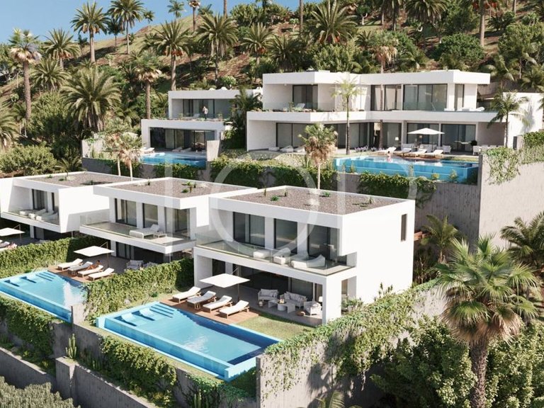 Villa for Sale in San Eugenio Alto, Tenerife 2