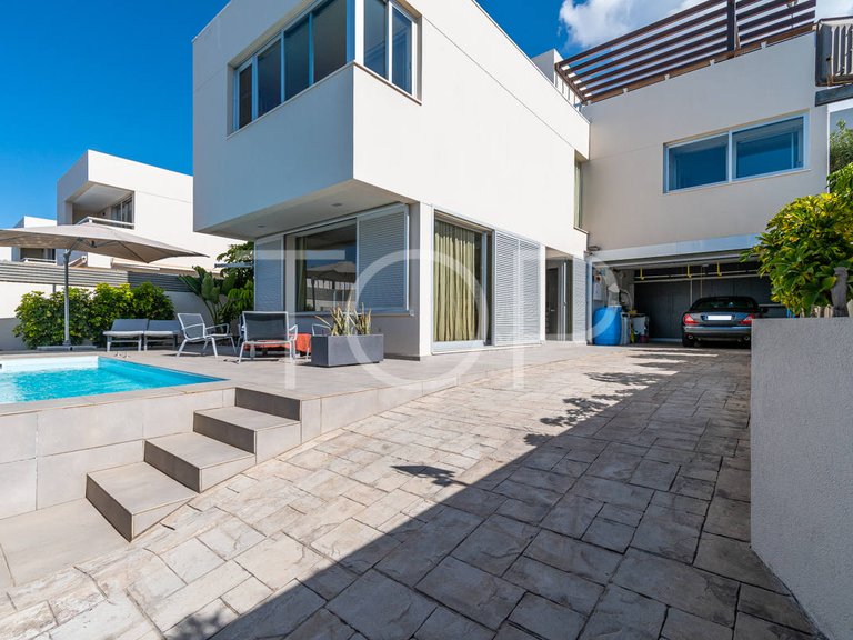 Villa for Sale in Chayofa, Tenerife 1