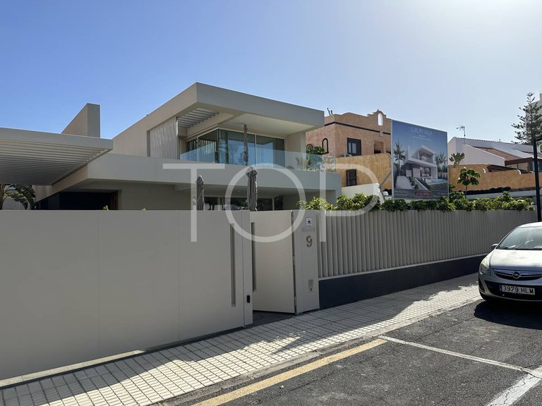 Villa for Sale in Playa De Las Américas, Tenerife 5