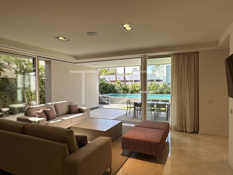 Villa for Sale in Playa De Las Américas, Tenerife 8