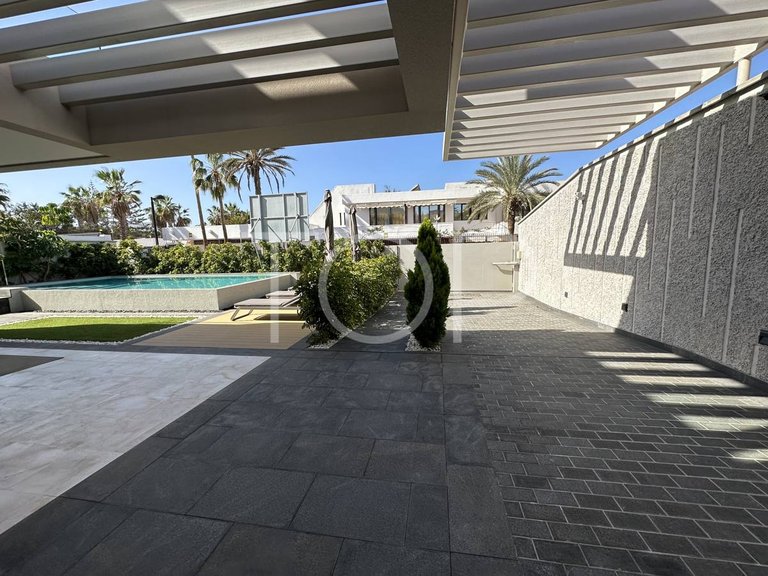 Villa for Sale in Playa De Las Américas, Tenerife 4