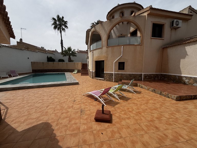 Villa for Sale in Ciudad Quesada, Alicante, 27