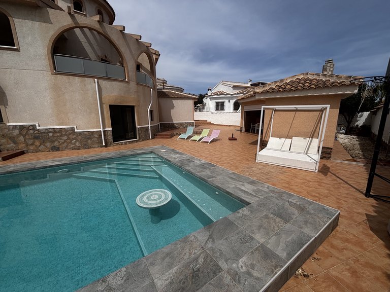 Villa for Sale in Ciudad Quesada, Alicante, 31