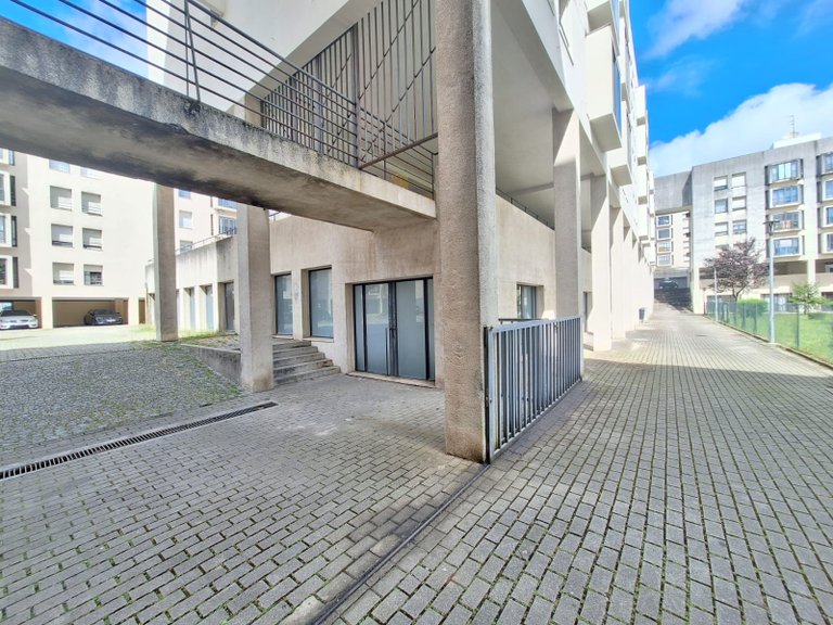 Commercial for Sale in Campanhã, Porto 2
