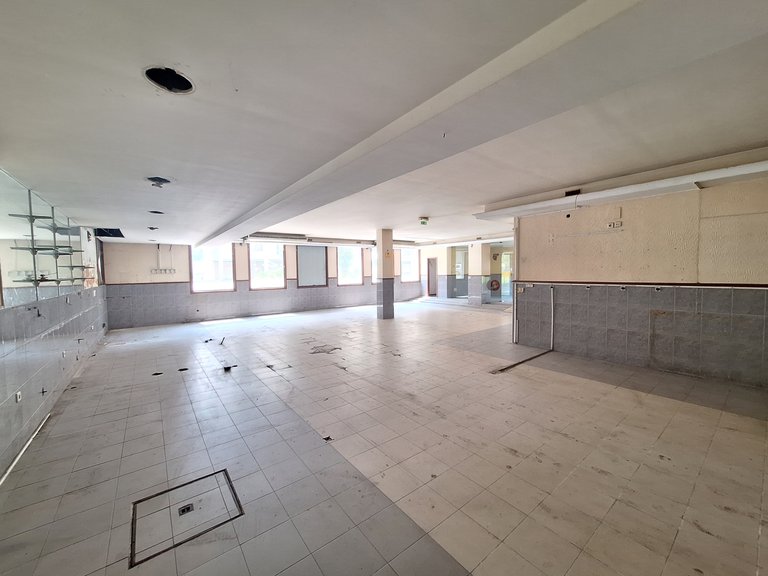 Commercial for Sale in Campanhã, Porto 3