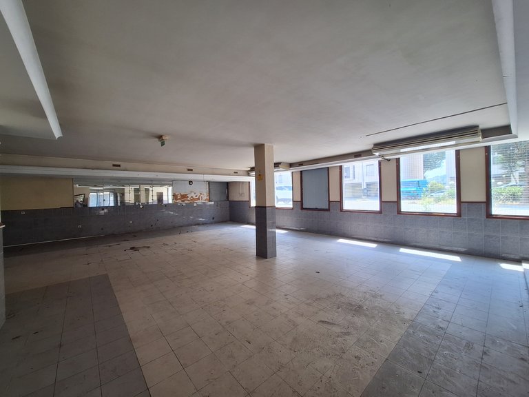 Commercial for Sale in Campanhã, Porto 4