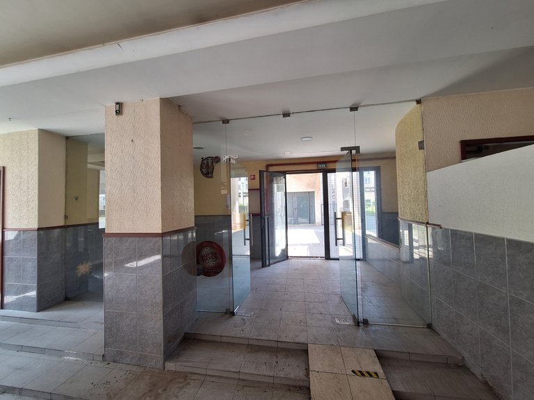 Commercial for Sale in Campanhã, Porto 8