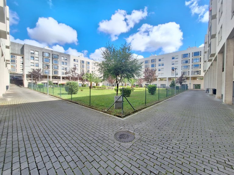 Commercial for Sale in Campanhã, Porto 23