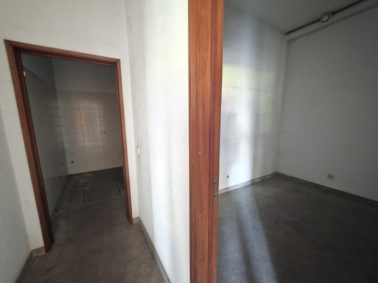 Commercial for Sale in Campanhã, Porto 16