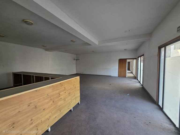 Commercial for Sale in Campanhã, Porto 11
