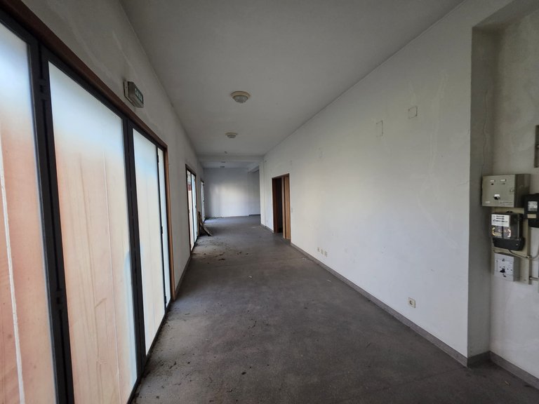 Commercial for Sale in Campanhã, Porto 17