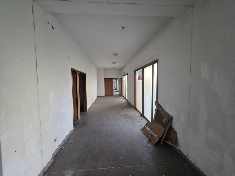 Commercial for Sale in Campanhã, Porto 21