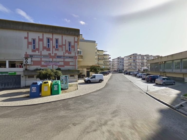 Commercial for Rent in Samora Correia, Santarém 1