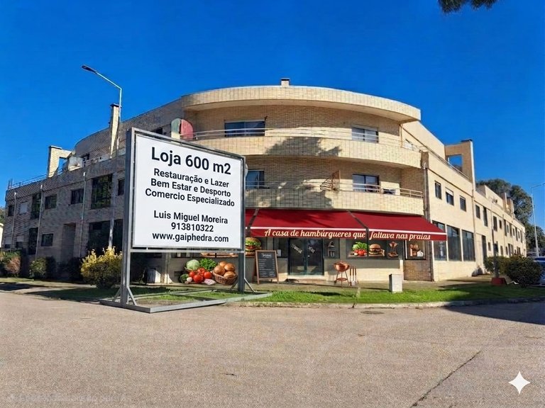 Commercial for Sale in Madalena, Porto 1
