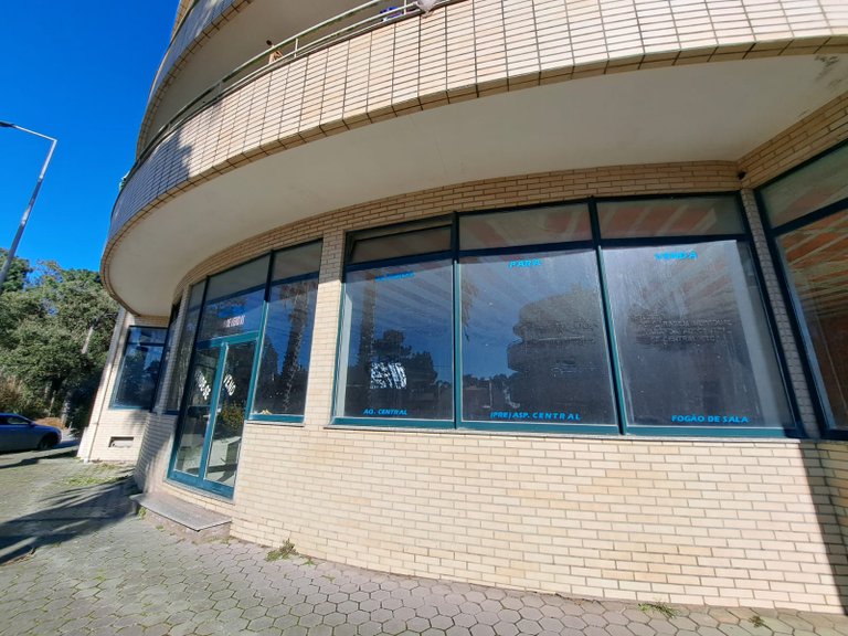 Commercial for Sale in Madalena, Porto 22