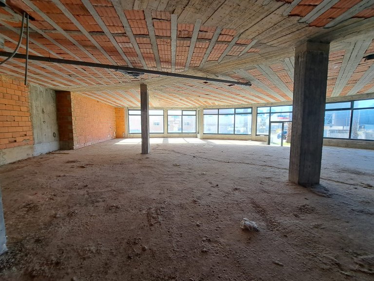 Commercial for Sale in Madalena, Porto 8