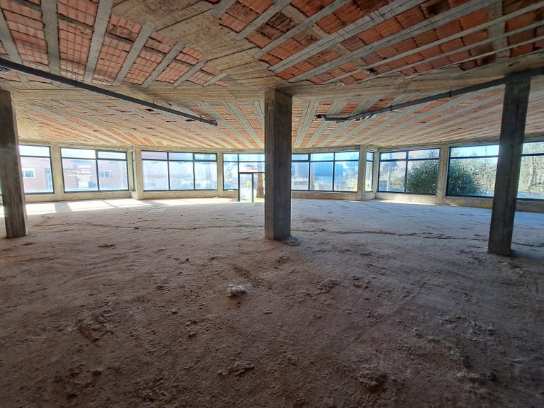 Commercial for Sale in Madalena, Porto 12