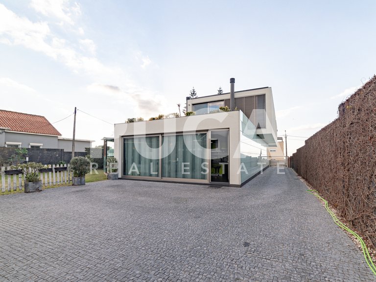 Town House for Sale in Valadares, Porto 2