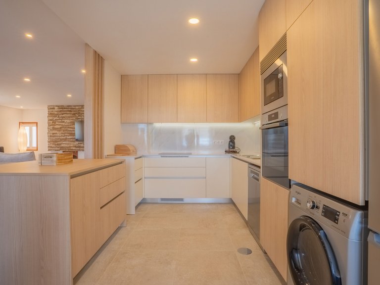 Town House for Sale in São Felix Da Marinha, Porto 4