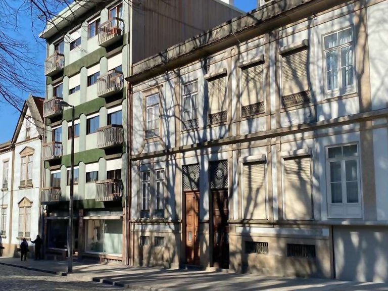 Commercial for Sale in Lordelo Do Ouro E Massarelos, Porto 1