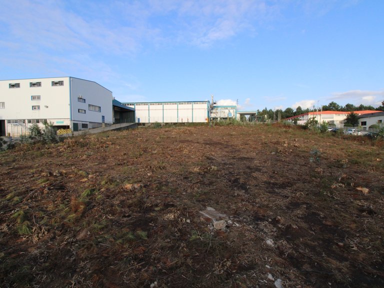Industrial Land for Sale in Avintes, Porto 2