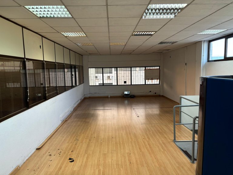 Commercial for Rent in Castêlo Da Maia, Porto 12
