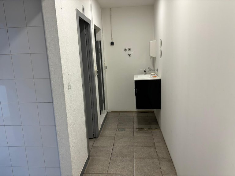 Commercial for Rent in Castêlo Da Maia, Porto 15