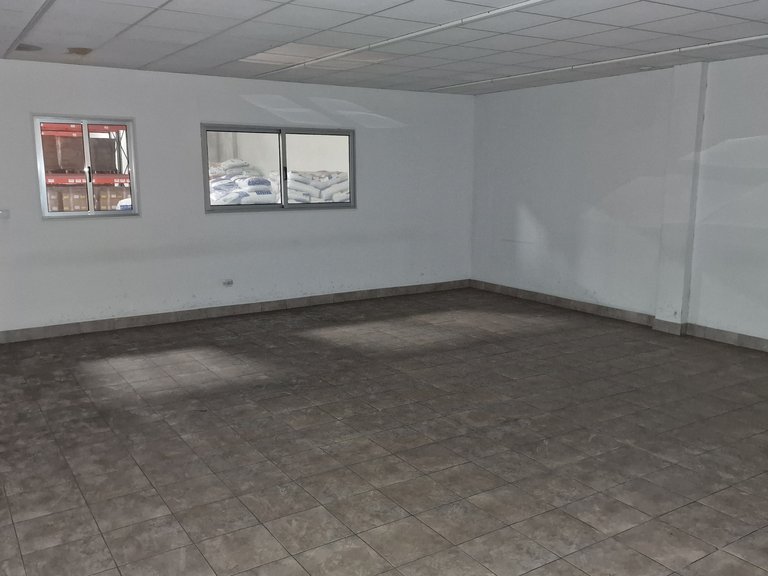 Commercial for Rent in Vila Nova Da Telha, Porto 21