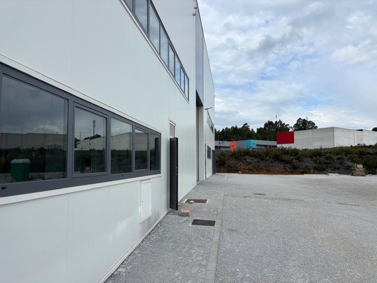 Commercial for Rent in Vilarinho Das Cambas, Cavado 8