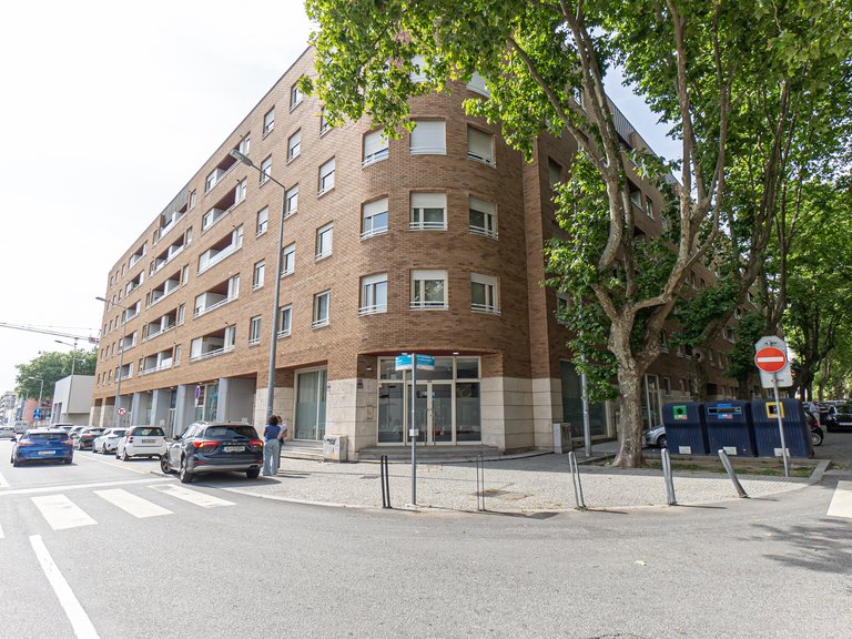 Commercial for Rent in Matosinhos, Porto 23