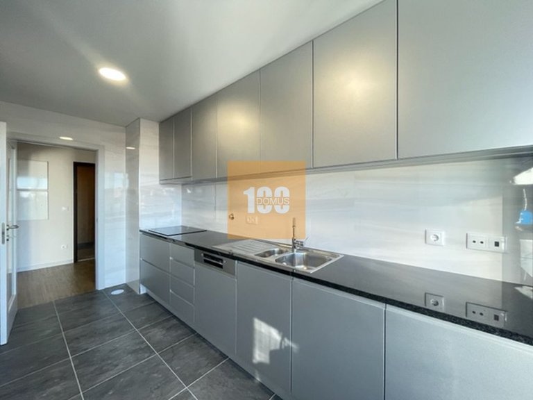 Apartment for Sale in Cedofeita, Santo Ildefonso, Sé, Miragaia, São Nicolau E Vitória, Porto 9