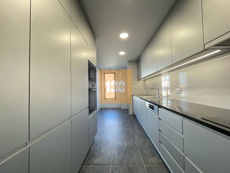 Apartment for Sale in Cedofeita, Santo Ildefonso, Sé, Miragaia, São Nicolau E Vitória, Porto 11